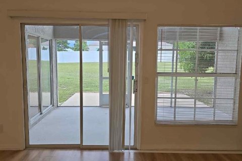 House in Winter Haven, Florida 3 bedrooms, 165.83 sq.m. № 1915708 - photo 21
