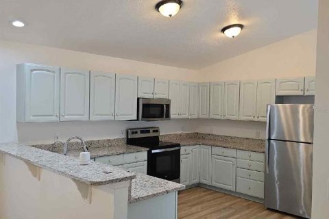 House in Winter Haven, Florida 3 bedrooms, 165.83 sq.m. № 1915708 - photo 10
