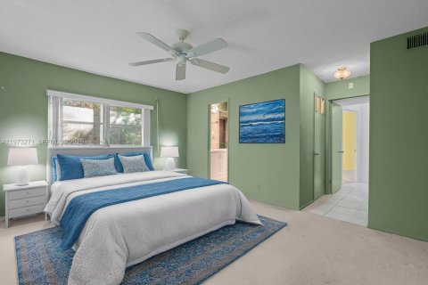 Condo in Hallandale Beach, Florida, 2 bedrooms № 2038764 - photo 18