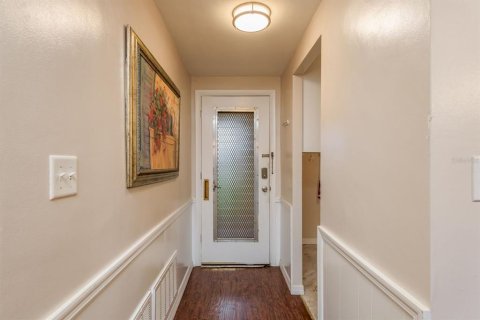Condo in New Port Richey, Florida, 2 bedrooms  № 1894882 - photo 4