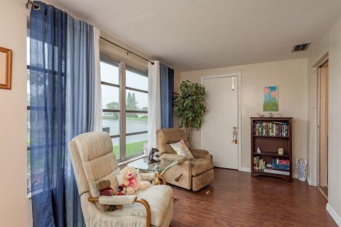 Condo in New Port Richey, Florida, 2 bedrooms  № 1894882 - photo 21