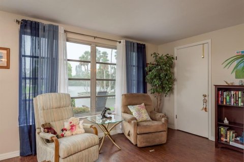 Condo in New Port Richey, Florida, 2 bedrooms  № 1894882 - photo 20