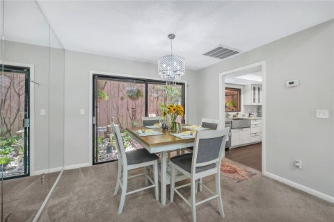 Townhouse in Longwood, Florida 2 bedrooms, 170.85 sq.m. № 1810673 - photo 19
