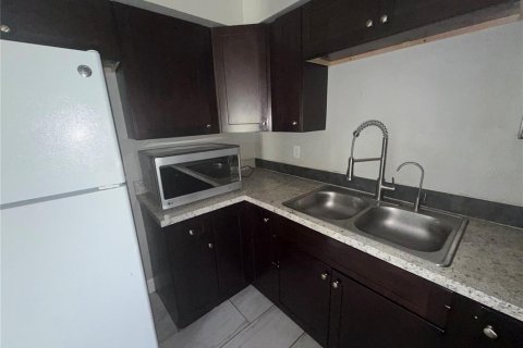 Commercial property in Lakeland, Florida 4 bedrooms, 188.96 sq.m. № 2112838 - photo 20