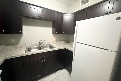Commercial property in Lakeland, Florida 4 bedrooms, 188.96 sq.m. № 2112838 - photo 7