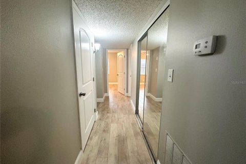 Commercial property in Lakeland, Florida 4 bedrooms, 188.96 sq.m. № 2112838 - photo 8