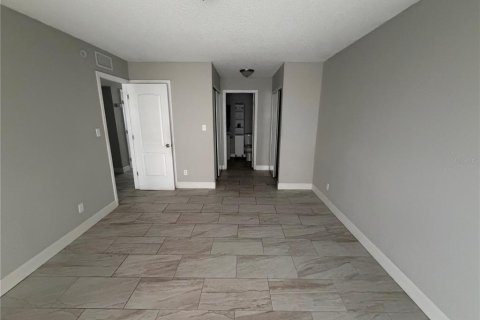 Commercial property in Lakeland, Florida 4 bedrooms, 188.96 sq.m. № 2112838 - photo 19