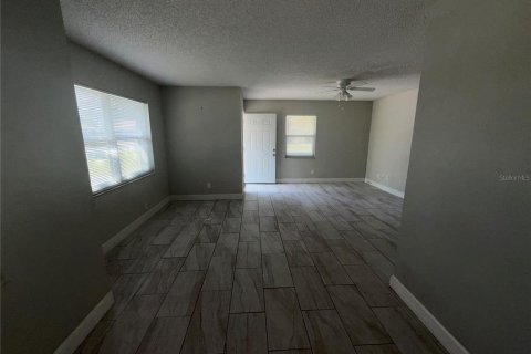 Commercial property in Lakeland, Florida 4 bedrooms, 188.96 sq.m. № 2112838 - photo 25