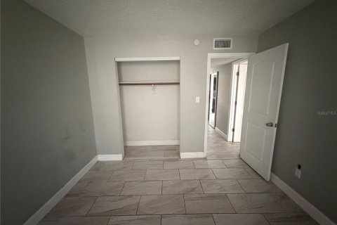 Commercial property in Lakeland, Florida 4 bedrooms, 188.96 sq.m. № 2112838 - photo 15