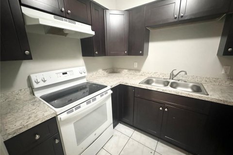 Commercial property in Lakeland, Florida 4 bedrooms, 188.96 sq.m. № 2112838 - photo 6