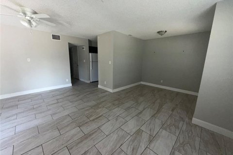 Commercial property in Lakeland, Florida 4 bedrooms, 188.96 sq.m. № 2112838 - photo 23