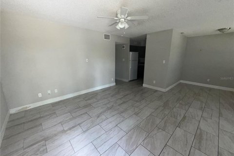 Commercial property in Lakeland, Florida 4 bedrooms, 188.96 sq.m. № 2112838 - photo 21