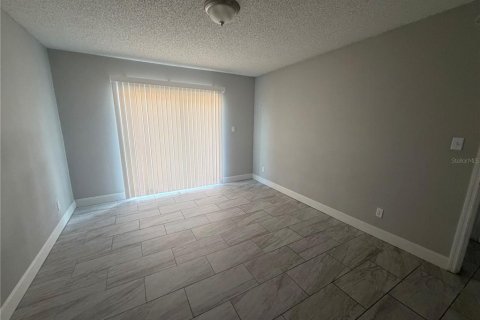 Commercial property in Lakeland, Florida 4 bedrooms, 188.96 sq.m. № 2112838 - photo 16
