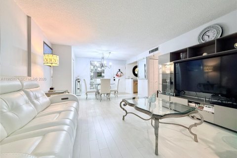 Copropriété à vendre à Fort Lauderdale, Floride: 1 chambre, 71.35 m2 № 2029447 - photo 2