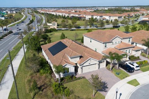 House in Davenport, Florida 4 bedrooms, 238.85 sq.m. № 1770179 - photo 3