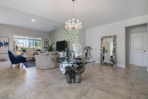 House in Davenport, Florida 4 bedrooms, 238.85 sq.m. № 1770179 - photo 8