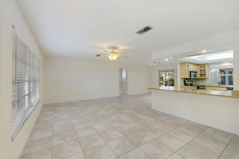 Casa en alquiler en Sarasota, Florida, 3 dormitorios, 181.44 m2 № 2103221 - foto 6