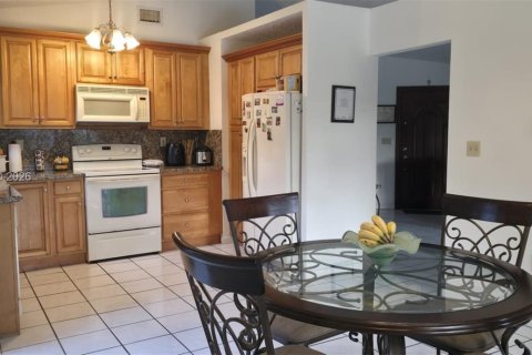 Casa en venta en Miami, Florida, 3 dormitorios, 130.25 m2 № 2067690 - foto 8