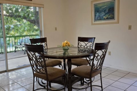 Casa en venta en Miami, Florida, 3 dormitorios, 130.25 m2 № 2067690 - foto 11