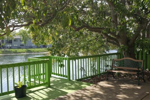 Casa en venta en Miami, Florida, 3 dormitorios, 130.25 m2 № 2067690 - foto 7