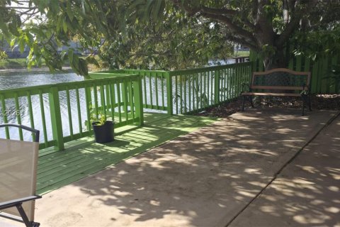 Casa en venta en Miami, Florida, 3 dormitorios, 130.25 m2 № 2067690 - foto 6