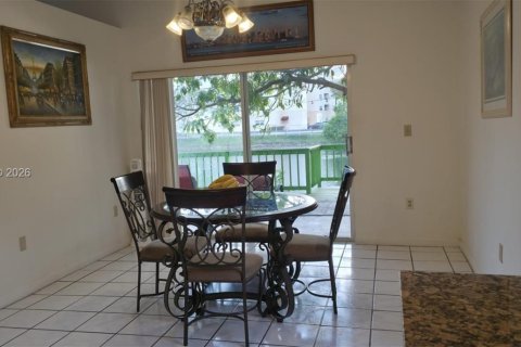 Casa en venta en Miami, Florida, 3 dormitorios, 130.25 m2 № 2067690 - foto 10