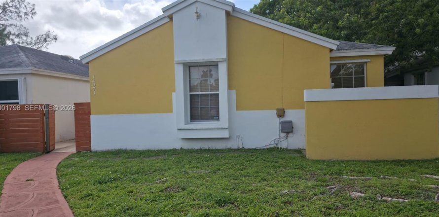 Casa en Miami, Florida 3 dormitorios, 130.25 m2 № 2067690