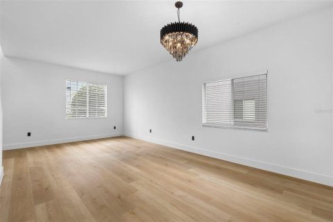 Casa en venta en Brandon, Florida, 6 dormitorios, 294.87 m2 № 1903705 - foto 16