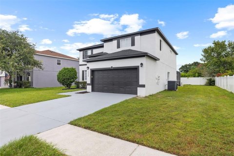 Casa en venta en Brandon, Florida, 6 dormitorios, 294.87 m2 № 1903705 - foto 5