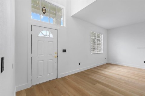 Casa en venta en Brandon, Florida, 6 dormitorios, 294.87 m2 № 1903705 - foto 13