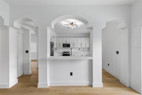 Casa en venta en Brandon, Florida, 6 dormitorios, 294.87 m2 № 1903705 - foto 22
