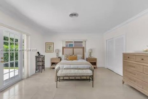 House in Coral Gables, Florida 5 bedrooms, 251.58 sq.m. № 1763085 - photo 26