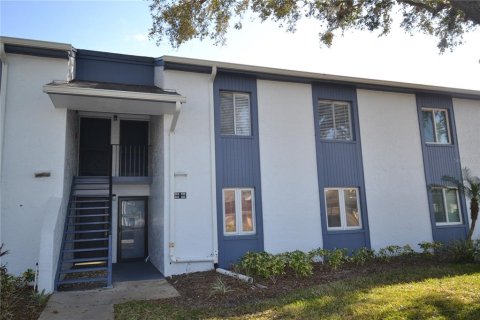 Condo in Oldsmar, Florida, 2 bedrooms  № 1883108 - photo 1