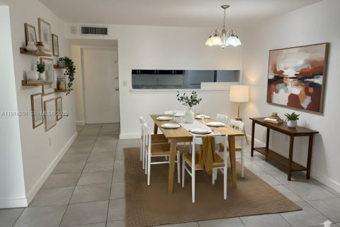 Condominio en venta en Miami, Florida, 2 dormitorios, 86.4 m2 № 1972068 - foto 27