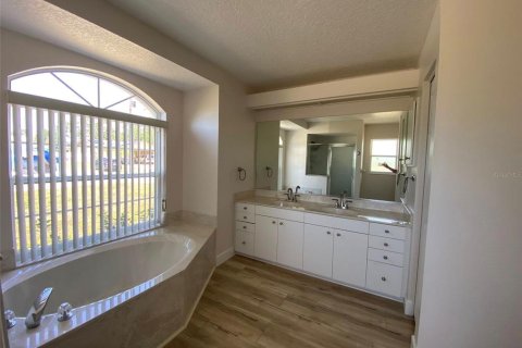 House in Bradenton, Florida 3 bedrooms, 169.64 sq.m. № 1809950 - photo 11