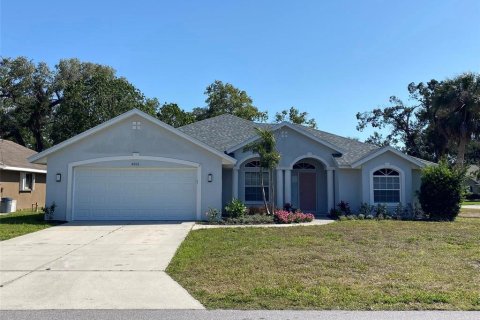 House in Bradenton, Florida 3 bedrooms, 169.64 sq.m. № 1809950 - photo 1