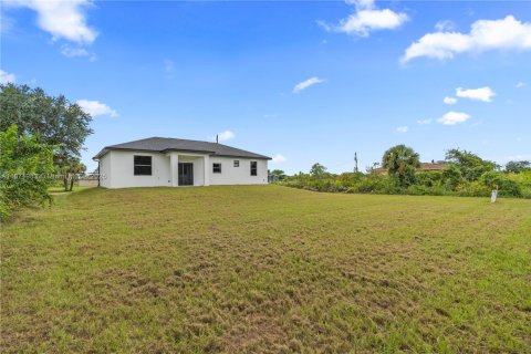 Casa en venta en Lehigh Acres, Florida, 3 dormitorios, 106.28 m2 № 2018553 - foto 29