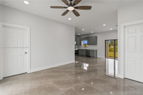 Casa en venta en Lehigh Acres, Florida, 3 dormitorios, 106.28 m2 № 2018553 - foto 24