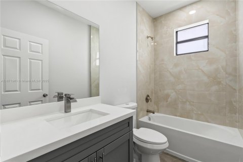 Casa en venta en Lehigh Acres, Florida, 3 dormitorios, 106.28 m2 № 2018553 - foto 10