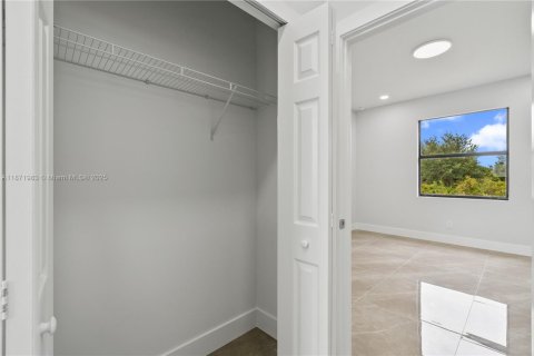 Casa en venta en Lehigh Acres, Florida, 3 dormitorios, 106.28 m2 № 2018553 - foto 16