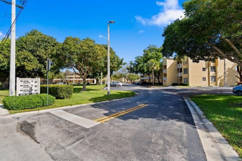 Condo in Tamarac, Florida, 1 bedroom  № 2154542 - photo 28