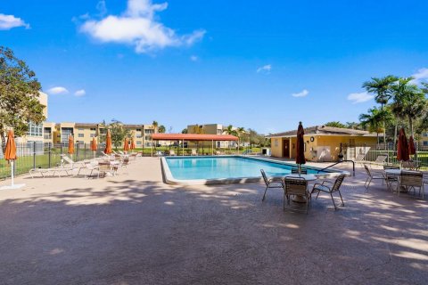 Condo in Tamarac, Florida, 1 bedroom  № 2154542 - photo 24