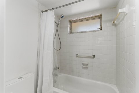 Condo in Tamarac, Florida, 1 bedroom  № 2154542 - photo 7