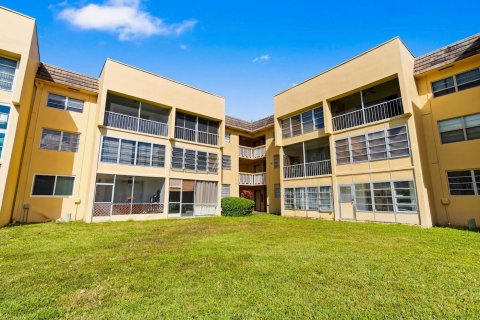 Condo in Tamarac, Florida, 1 bedroom  № 2154542 - photo 22