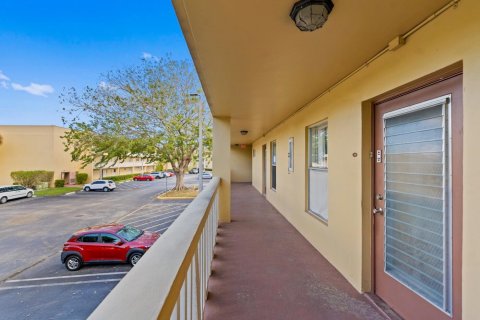 Condo in Tamarac, Florida, 1 bedroom  № 2154542 - photo 19
