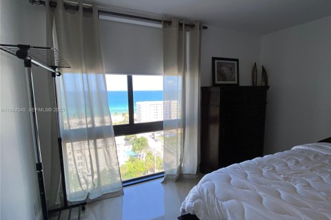 Condominio en alquiler en Hollywood, Florida, 2 dormitorios, 116.5 m2 № 1982924 - foto 4