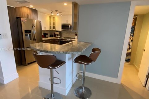 Condominio en alquiler en Hollywood, Florida, 2 dormitorios, 116.5 m2 № 1982924 - foto 19