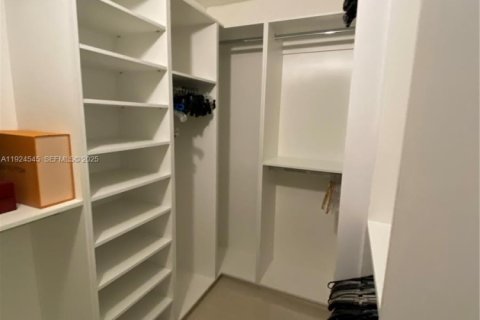 Condominio en alquiler en Hollywood, Florida, 2 dormitorios, 116.5 m2 № 1982924 - foto 9