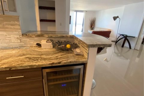 Condominio en alquiler en Hollywood, Florida, 2 dormitorios, 116.5 m2 № 1982924 - foto 18