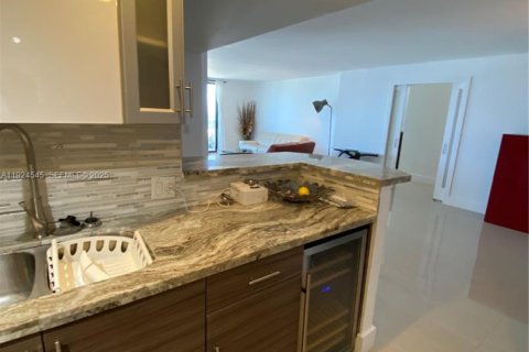 Condominio en alquiler en Hollywood, Florida, 2 dormitorios, 116.5 m2 № 1982924 - foto 17